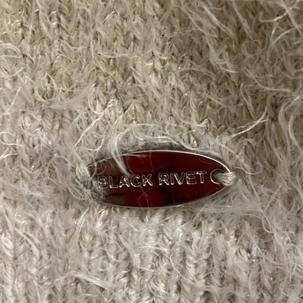 Black Rivet Lamas Kissing Sweater/Top Medium NWT